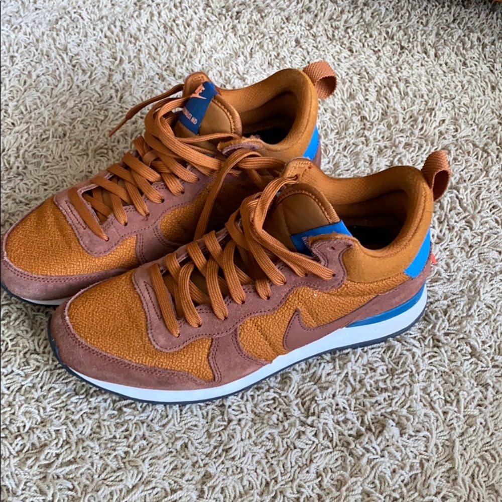Nike internationalist Mid